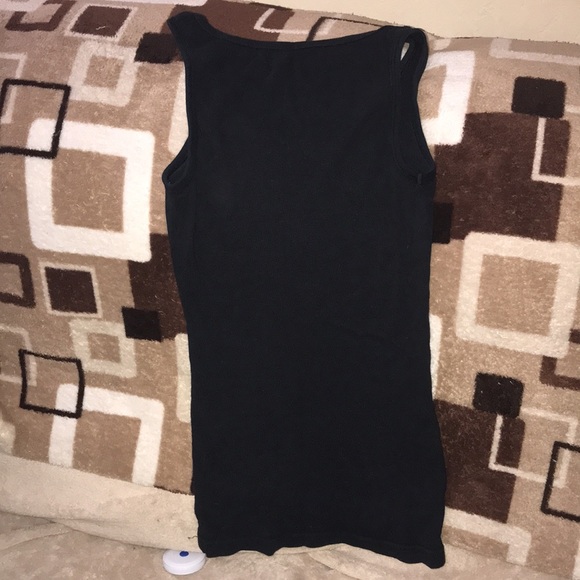 Old navy medium black tank top stained 💕 - Picture 3 of 3